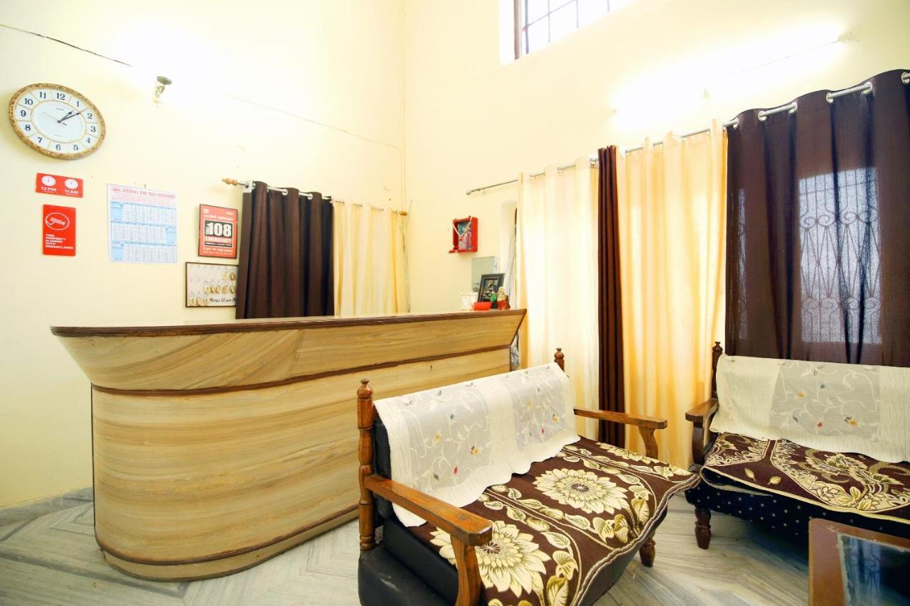 Oyo 8670 Hotel Usha Palace Mussoorie Exterior foto
